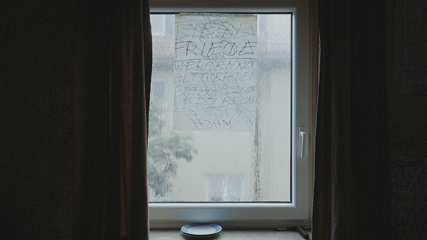 Super Friede Liebe Love | Franz Kastner | Till Cöster| ZDF Kleines Fernsehspiel, Horse and Fruits